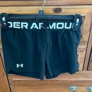 Under Armour Unisex Black Heatgear Athletic Shorts Size Youth Medium GUC